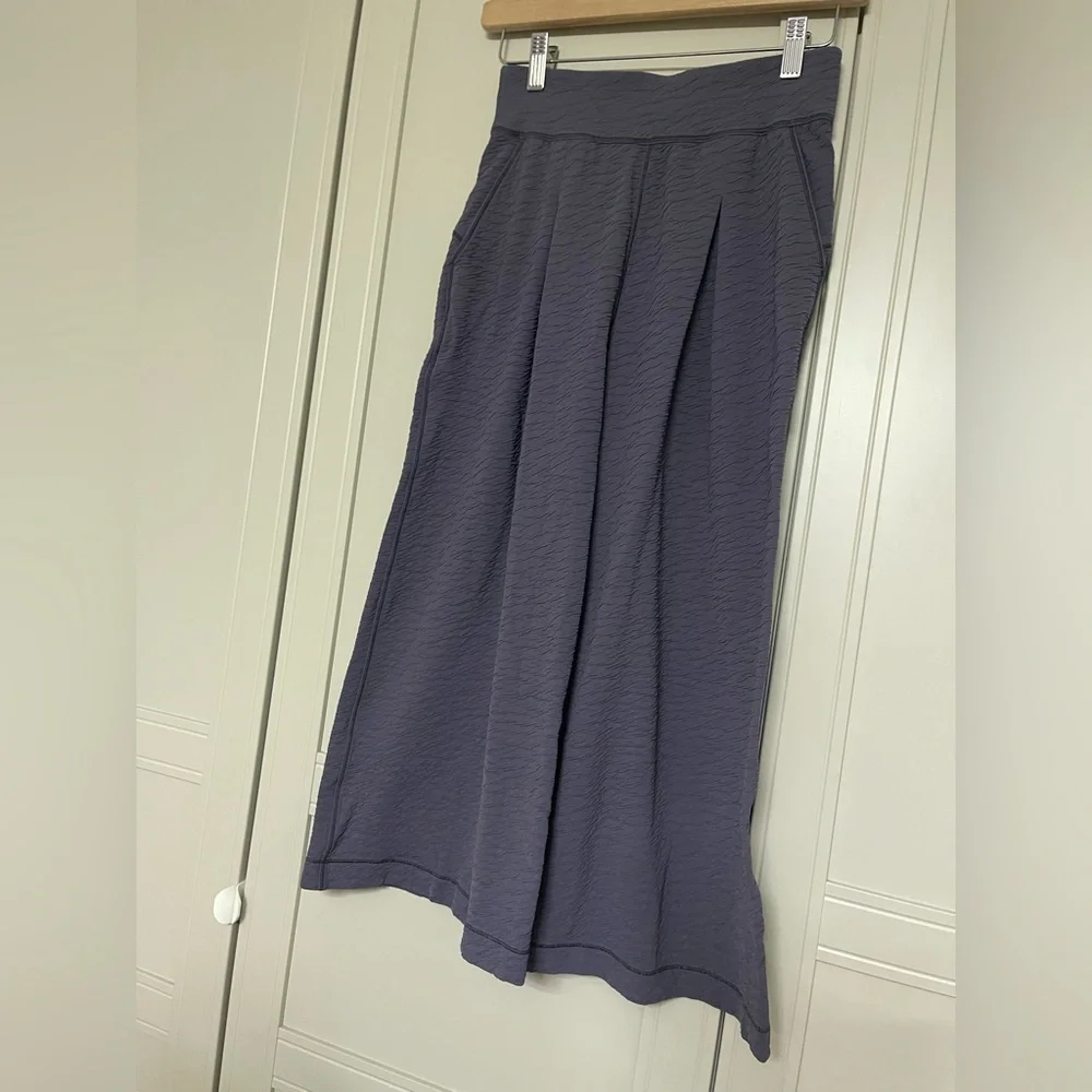 Lululemon Can You Feel The Pleat Crop in Moonwalk - Picture 12 of 15
